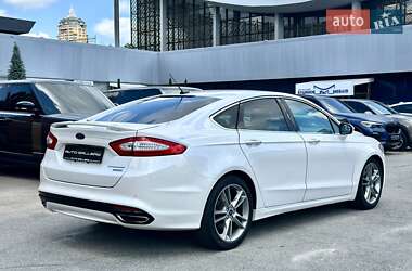 Седан Ford Fusion 2013 в 