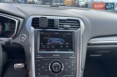 Седан Ford Fusion 2013 в 