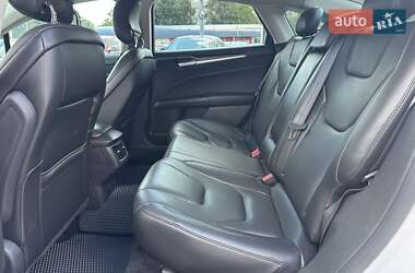 Седан Ford Fusion 2013 в 