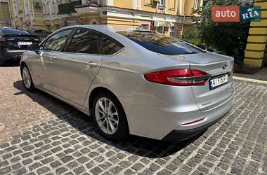 Седан Ford Fusion 2019 в 