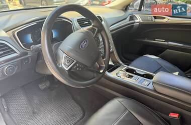 Седан Ford Fusion 2019 в 