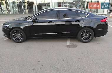 Седан Ford Fusion 2017 в 