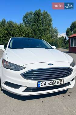 Седан Ford Fusion 2017 в 