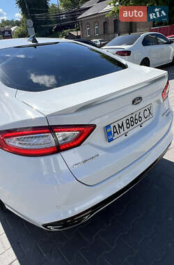 Седан Ford Fusion 2013 в 