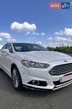 Седан Ford Fusion 2015 в 