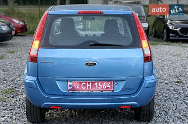 Хэтчбек Ford Fusion 2011 в 
