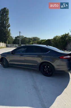 Седан Ford Fusion 2015 в 