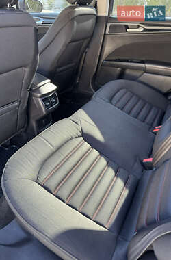 Седан Ford Fusion 2015 в 