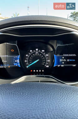 Седан Ford Fusion 2015 в 