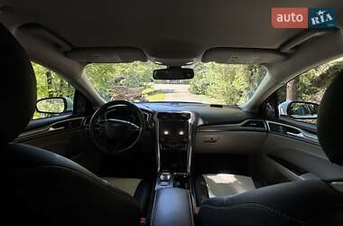 Седан Ford Fusion 2019 в 