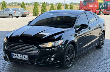 Седан Ford Fusion 2015 в 