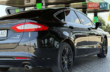 Седан Ford Fusion 2015 в 