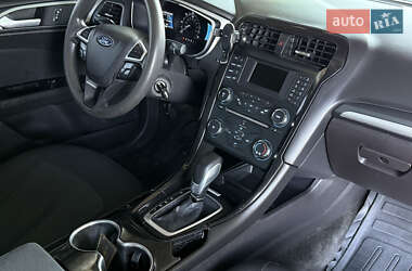 Седан Ford Fusion 2015 в 
