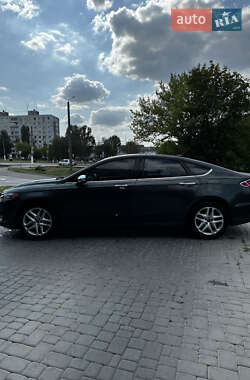 Седан Ford Fusion 2015 в 