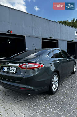 Седан Ford Fusion 2015 в 