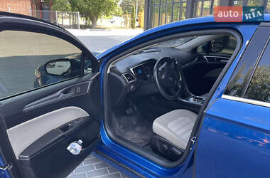 Седан Ford Fusion 2016 в 