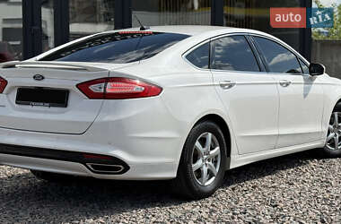 Седан Ford Fusion 2014 в 