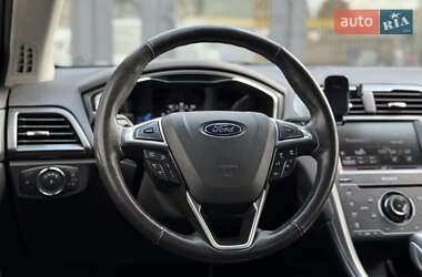 Седан Ford Fusion 2014 в 
