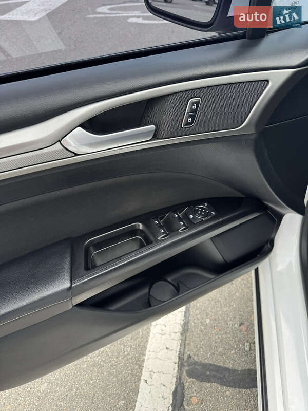 Седан Ford Fusion 2016 в Киеве