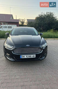 Седан Ford Fusion 2014 в Ровно