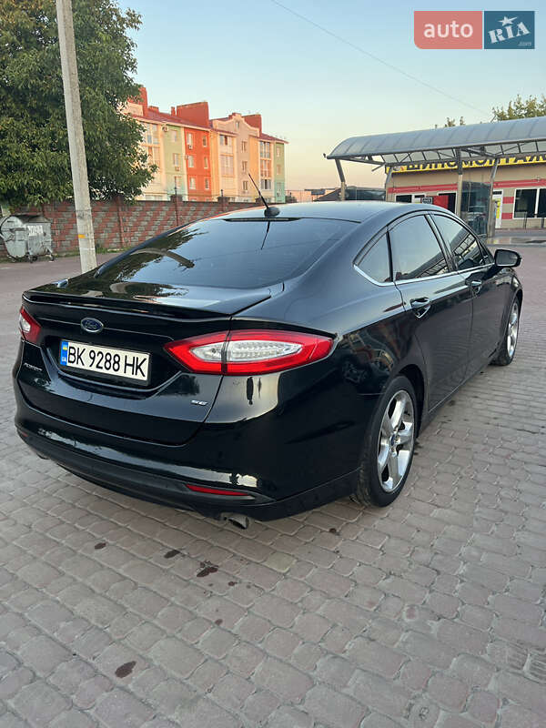 Седан Ford Fusion 2014 в Ровно