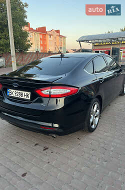 Седан Ford Fusion 2014 в 