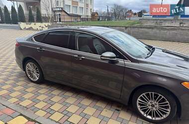 Седан Ford Fusion 2015 в 
