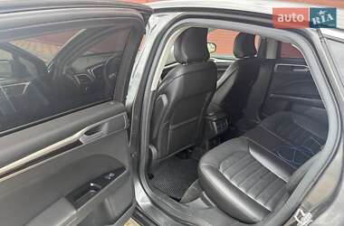 Седан Ford Fusion 2015 в 