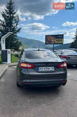 Седан Ford Fusion 2016 в 