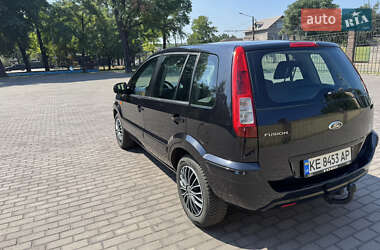 Хэтчбек Ford Fusion 2011 в 
