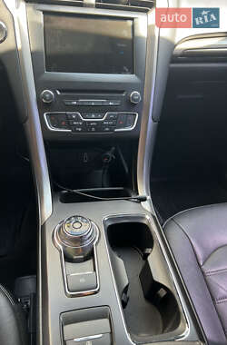 Седан Ford Fusion 2018 в 