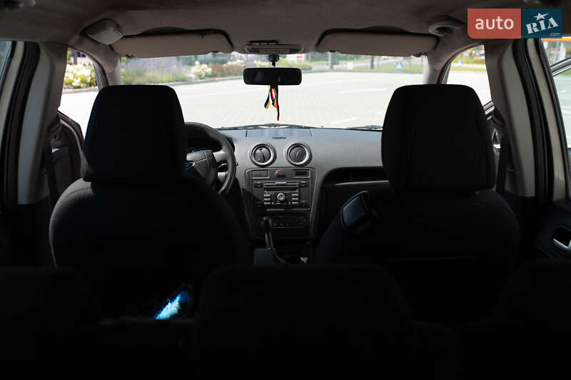 Хэтчбек Ford Fusion 2011 в Львове