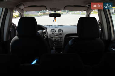 Хэтчбек Ford Fusion 2011 в 