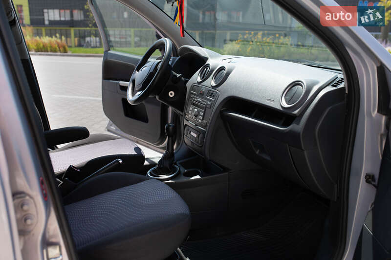 Хэтчбек Ford Fusion 2011 в Львове