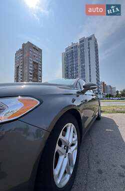 Седан Ford Fusion 2015 в 