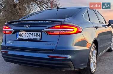 Седан Ford Fusion 2018 в 