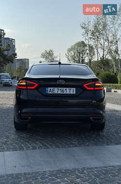 Седан Ford Fusion 2013 в 