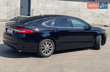 Седан Ford Fusion 2017 в 