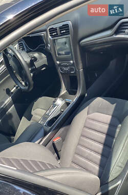 Седан Ford Fusion 2017 в 
