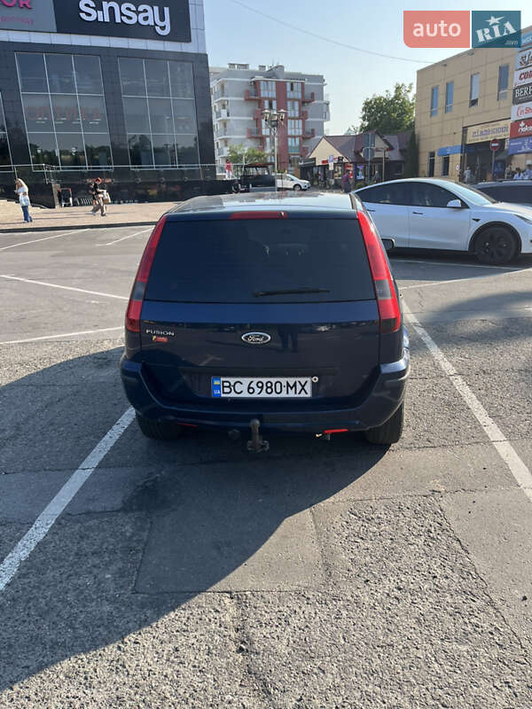Хэтчбек Ford Fusion 2004 в Львове