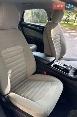 Седан Ford Fusion 2017 в 