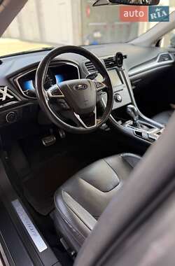 Седан Ford Fusion 2014 в 