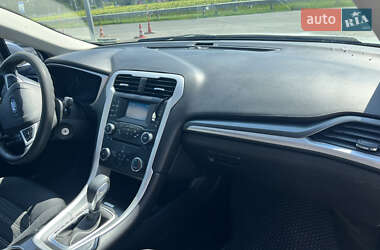 Седан Ford Fusion 2015 в 