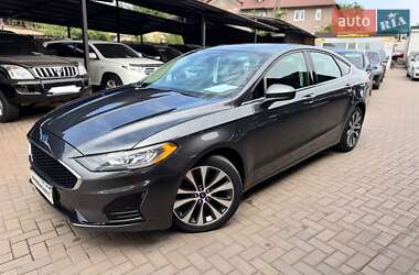 Седан Ford Fusion 2019 в 