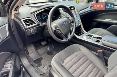 Седан Ford Fusion 2019 в 
