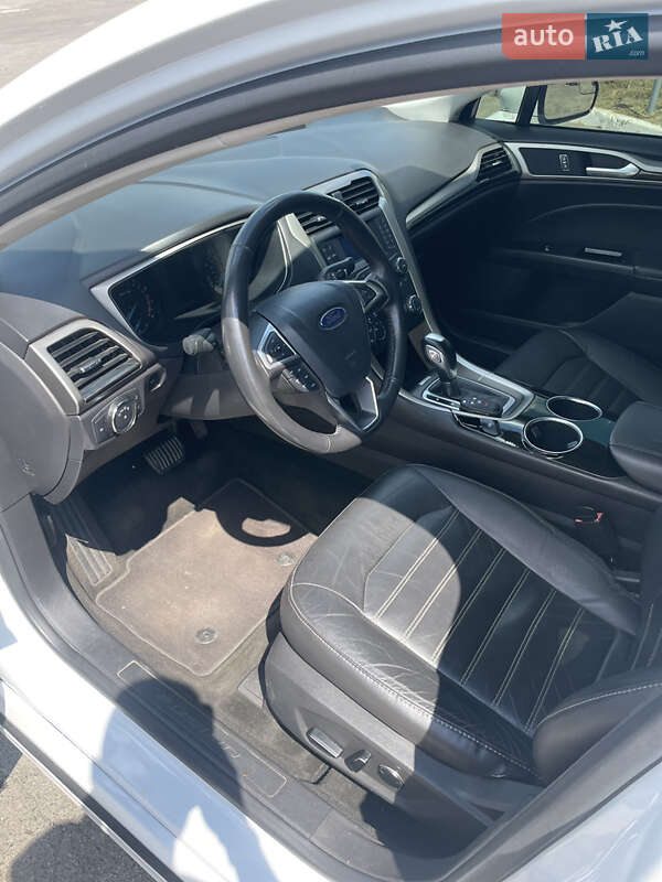 Седан Ford Fusion 2013 в Кривом Роге