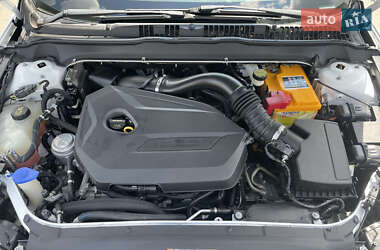 Седан Ford Fusion 2013 в 