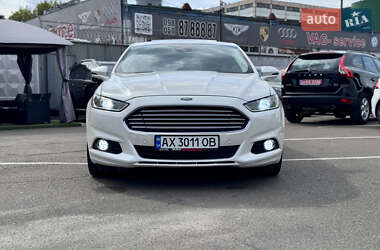 Седан Ford Fusion 2013 в 