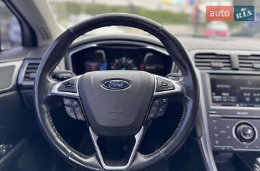Седан Ford Fusion 2013 в 