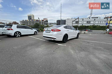 Седан Ford Fusion 2013 в 